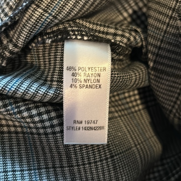 Petite slip on plaid stretch skinny pant is a go anywhere essential! - Picture 6 of 10